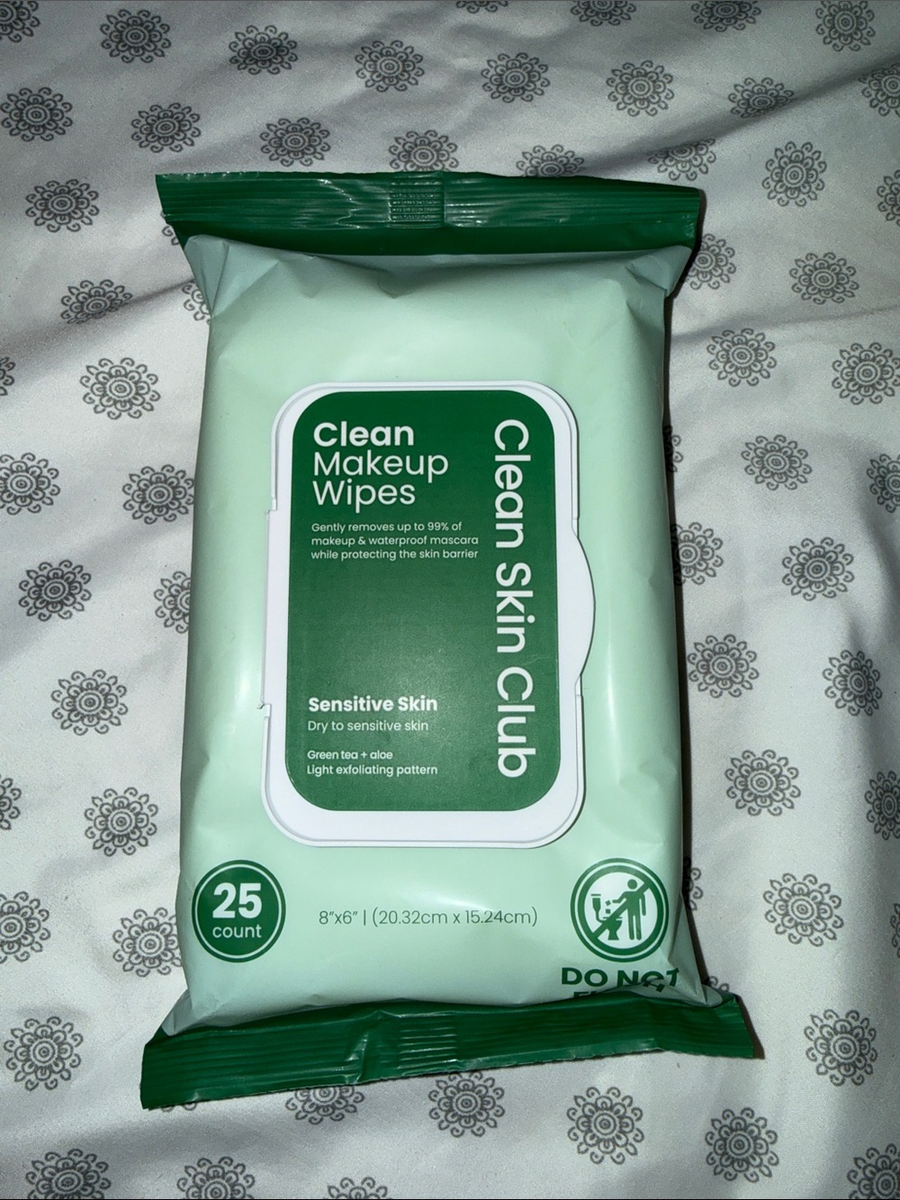 Clean Skin Club Sensitive Makeup Remover Wipes - Green